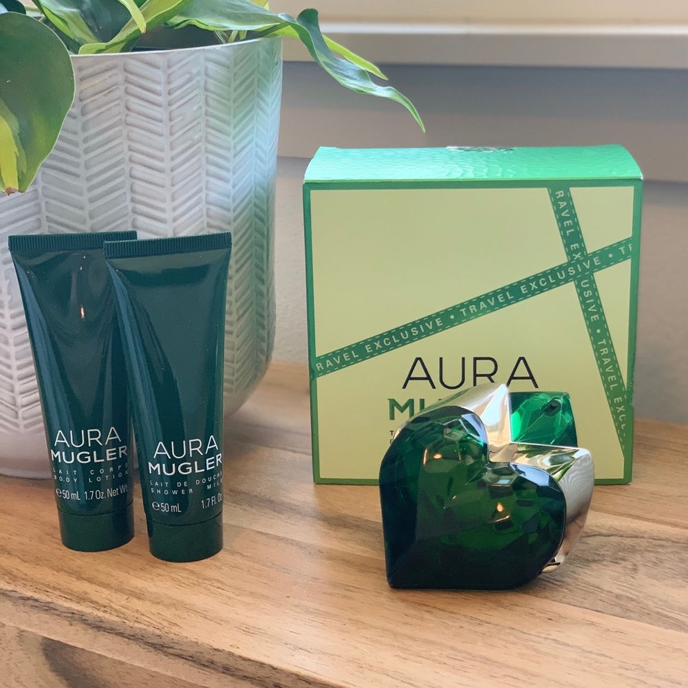 Aura Mugler 3 pc Travel Set